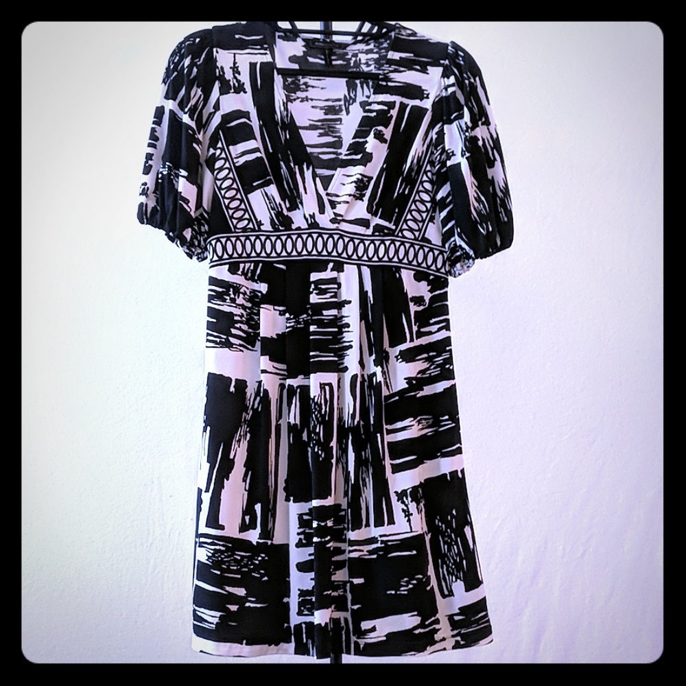 BCBGMaxAzria Dress || Black & White || Size S